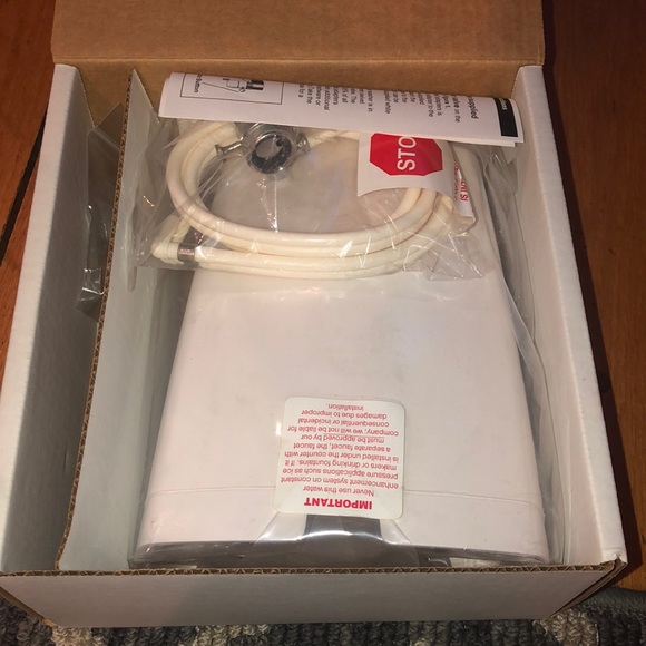 PlusOne Counter Water Filtration Unit - Picture 2 of 12